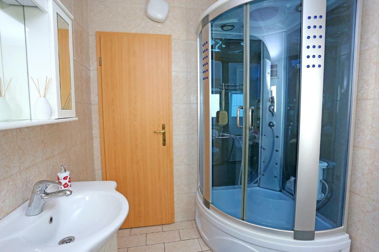 Studio Apartment Grey Split Buitenkant foto