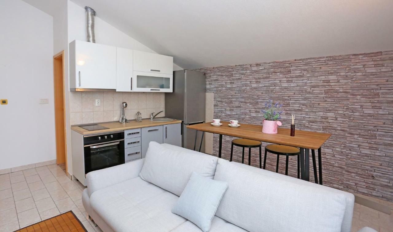 Studio Apartment Grey Split Buitenkant foto