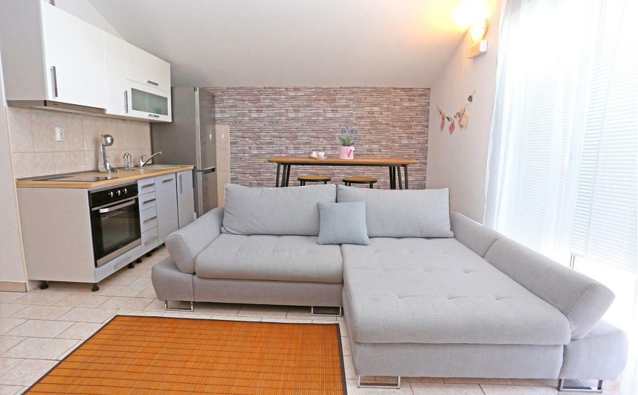 Studio Apartment Grey Split Buitenkant foto
