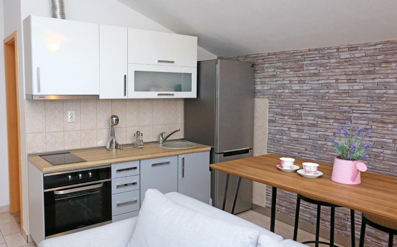 Studio Apartment Grey Split Buitenkant foto